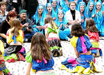 Jochen Mensing: T&uuml;rkische Tanzgruppe, 1. Mai 2004