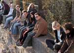 Jochen Mensing: Auf der Neckarmauer in der M&auml;rzsonne, 2003
